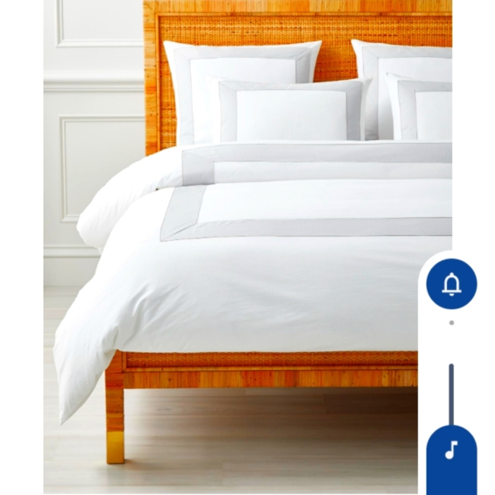 Beautiful Serena and Lily king size duvet